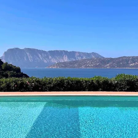Punta Est - Mono Aliseo Pool & Access Capo Coda Cavallo